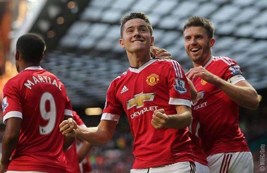 不仅影响着 不仅影响着